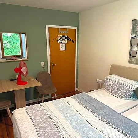 Haus Waldesruh Otel *